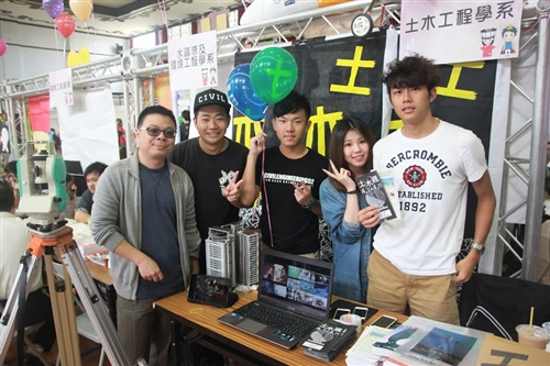 「2014淡江大學學系博覽會－淡江書卷節」熱鬧登場。