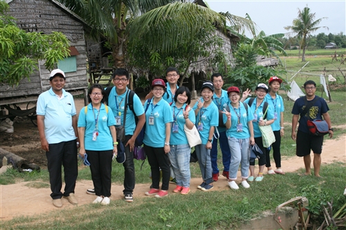 本校柬埔寨服務學習團第8次到柬埔寨哄吥省服務。