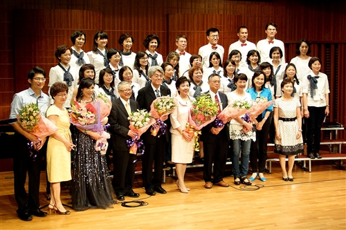 女教職聯誼會合唱團舉辦「淡江花月夜」音樂會。