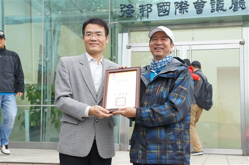 在蘭陽校園看見環境未來－台灣愛普生公司歡喜來種樹