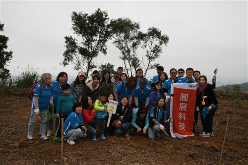 在蘭陽校園看見環境未來－台灣愛普生公司歡喜來種樹