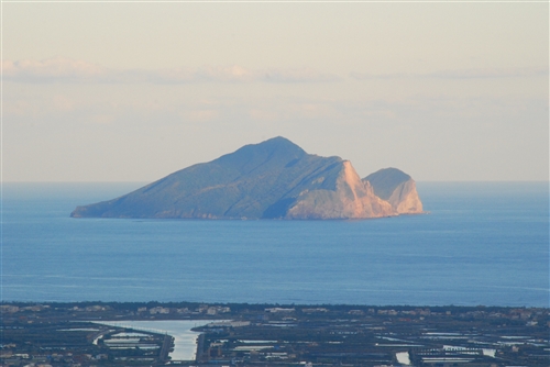 遠眺龜山島