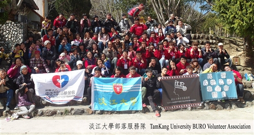 本校部落服務隊畢旅走進鎮西堡。