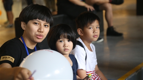 大傳系舉行第29屆畢業成果展──「傳染」。