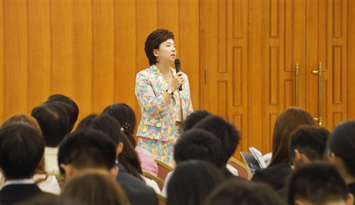 「同舟年代‧風華再現」104年度社團負責人研習會。