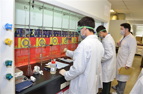 全臺537名高中生來校參與鍾靈化學創意競賽。