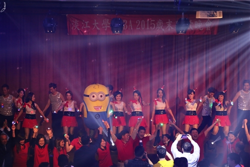 商管碩士在職專班（EMBA）舉辦2015年歲末聯歡晚會。