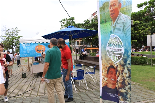 文學院製作小農故事紀錄片，記錄淡水風土人情。