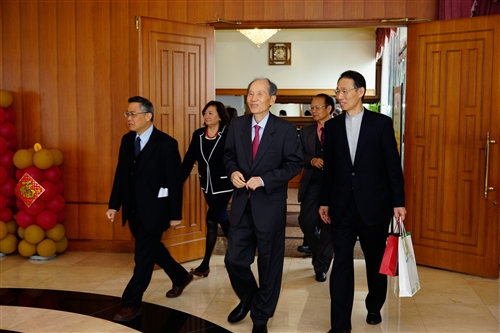 韓國姊妹校慶南大學校長朴在圭等一行3人蒞校訪問。