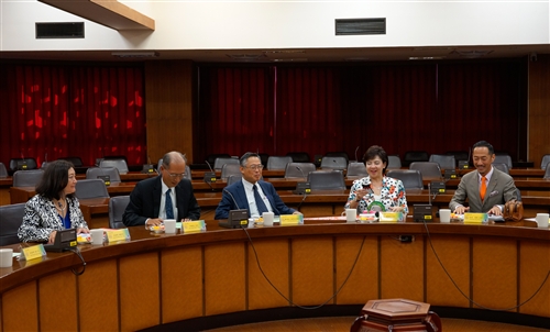 日本同志社大學校長村田晃嗣一行4人蒞校參訪。