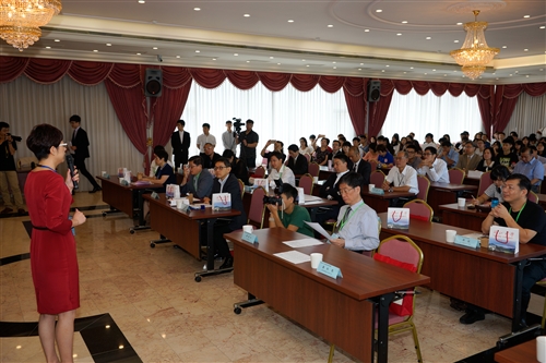 國際企業學系舉辦「兩岸青年企業家創業創新論壇」。