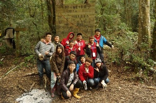 本校部落服務隊畢旅走進鎮西堡。