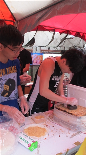 學務處舉辦「咱ㄟ食代」聯合文化週活動。