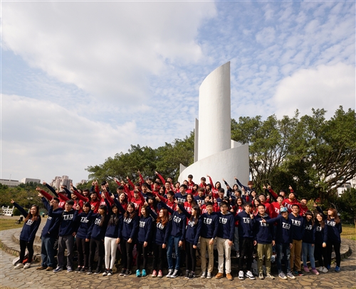 學生發起全校TKU帽T日TKU Hoodie Day活動。