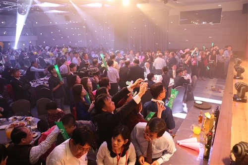 商管碩士在職專班（EMBA）舉辦2015年歲末聯歡晚會。