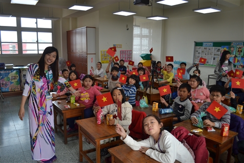 本校華語中心學生阮氏金菊榮獲「文化大使首獎」。