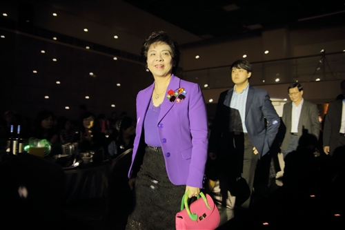 商管碩士在職專班（EMBA）舉辦2015年歲末聯歡晚會。