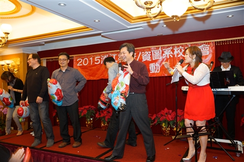 資訊與圖書館學系舉辦45週年系慶活動。