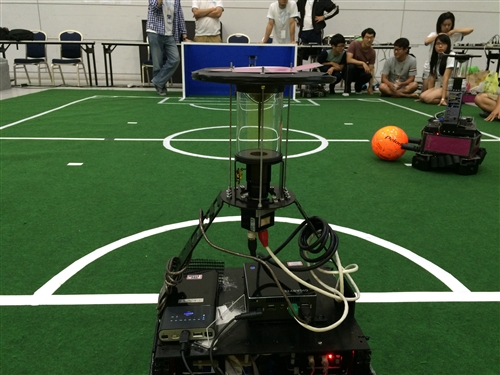 機器人研發團隊再傳捷報，蟬聯FIRA世界盃機器人足球賽冠軍。