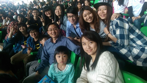 學生會榮獲「大專校院學生會成果競賽」卓越獎；公行系學會與如來實證社榮獲全國學生社團評鑑「特優」獎。