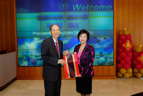 韓國姊妹校慶南大學校長朴在圭等一行3人蒞校訪問。