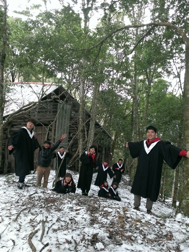 本校部落服務隊畢旅走進鎮西堡。