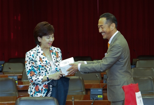 日本同志社大學校長村田晃嗣一行4人蒞校參訪。