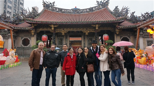 拉美菁英碩專班展現本校推動三化教育成果。