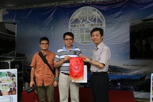 文學院製作小農故事紀錄片，記錄淡水風土人情。