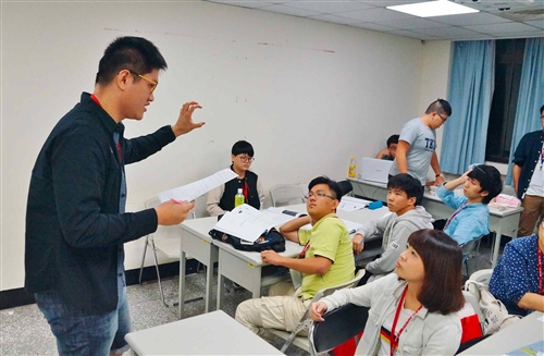 國際事務與戰略研究所舉辦外交決策模擬營。