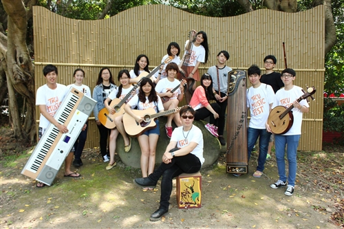 14個社團聯合舉辦「第一屆淡江大學音樂節」。