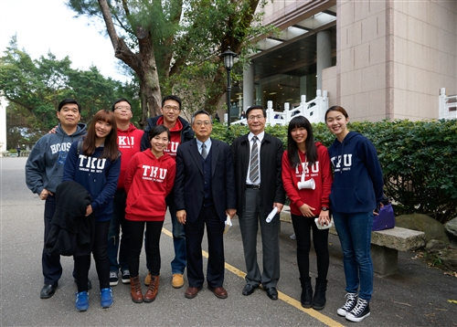 學生發起全校TKU帽T日TKU Hoodie Day活動。