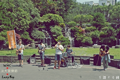 14個社團聯合舉辦「第一屆淡江大學音樂節」。