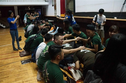 「同舟年代‧風華再現」104年度社團負責人研習會。