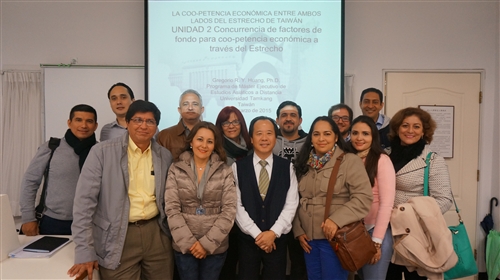 拉美菁英碩專班展現本校推動三化教育成果。