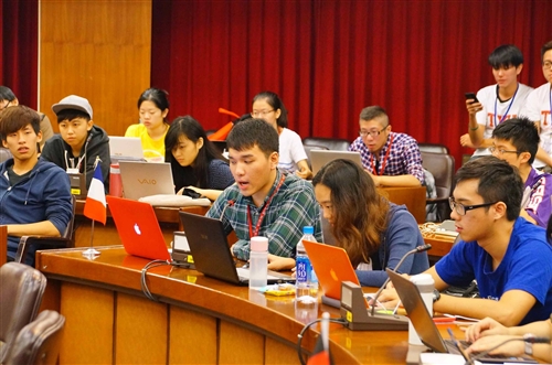 國際事務與戰略研究所舉辦外交決策模擬營。