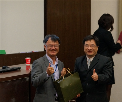 管理科學學系舉辦「新世代管理科學研討──產業發展趨勢論壇」。