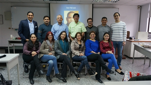 拉美菁英碩專班展現本校推動三化教育成果。