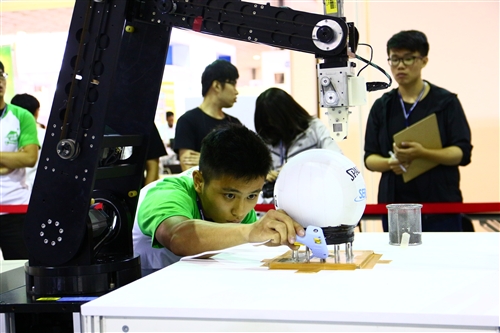 賀電機系參加『上銀智慧機器手』實作競賽雙項冠軍！