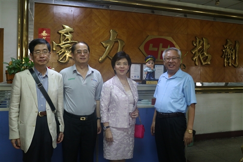 張校長率團參加大陸華南校友聯誼會春之饗宴暨正名活動。