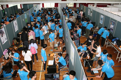 資工、資圖、資傳、電機、資管、教科、資創等7系共同舉辦資訊週聯合展。