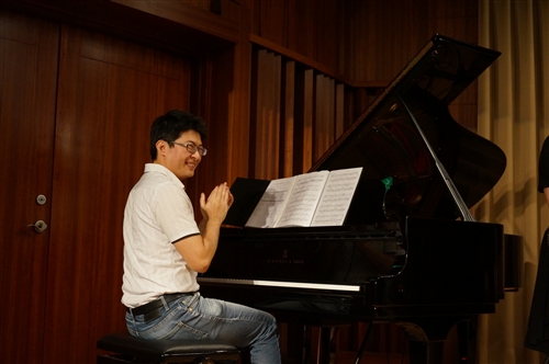 「淡江花月夜」女教職員聯誼會合唱團第三度熱演。