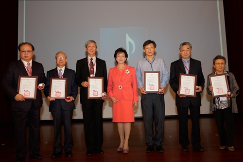 感恩集資響應守謙國際會議中心興建工程