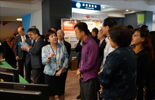 大數據應用、校務研究、學習分析，共享智慧校園時代