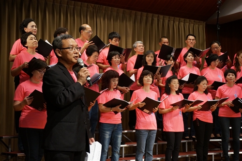 「淡江花月夜」女教職員聯誼會合唱團第三度熱演。