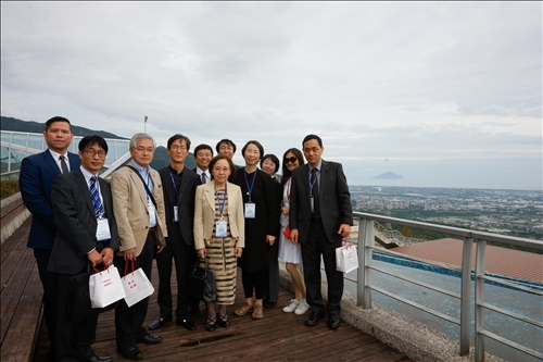 近悅遠來 同賀校慶