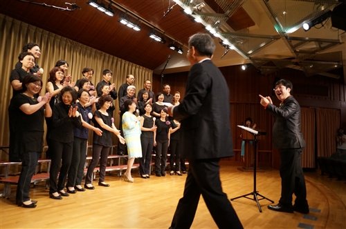 「淡江花月夜」女教職員聯誼會合唱團第三度熱演。