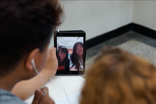 視訊教英文、淡大愛相助