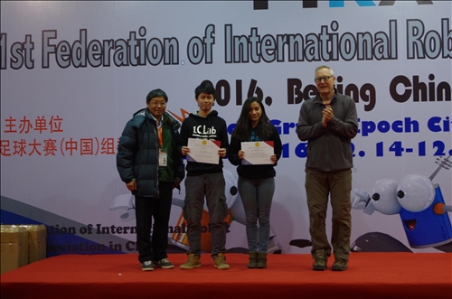 機器人研究團隊再次蟬聯FIRA世界盃機器人足球賽冠軍