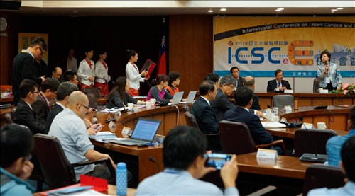 大數據應用、校務研究、學習分析，共享智慧校園時代